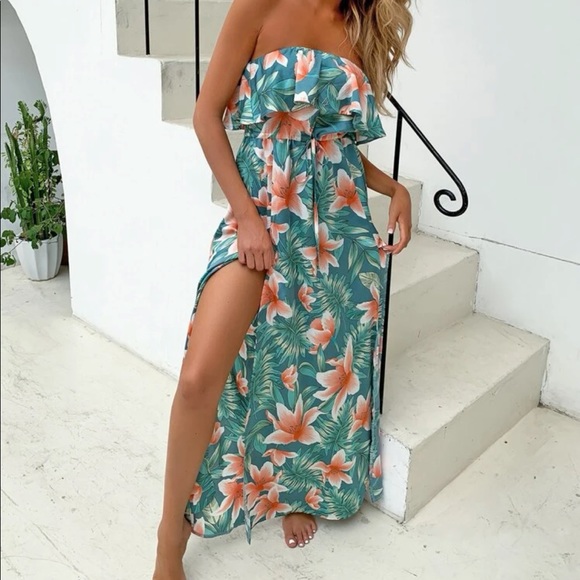 Beautiful long dress. Never worn but no tags. - Picture 2 of 4